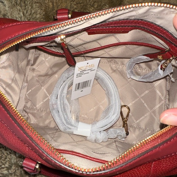 Michael Kors medium Bedford Legacy. Brandy - Picture 12 of 14